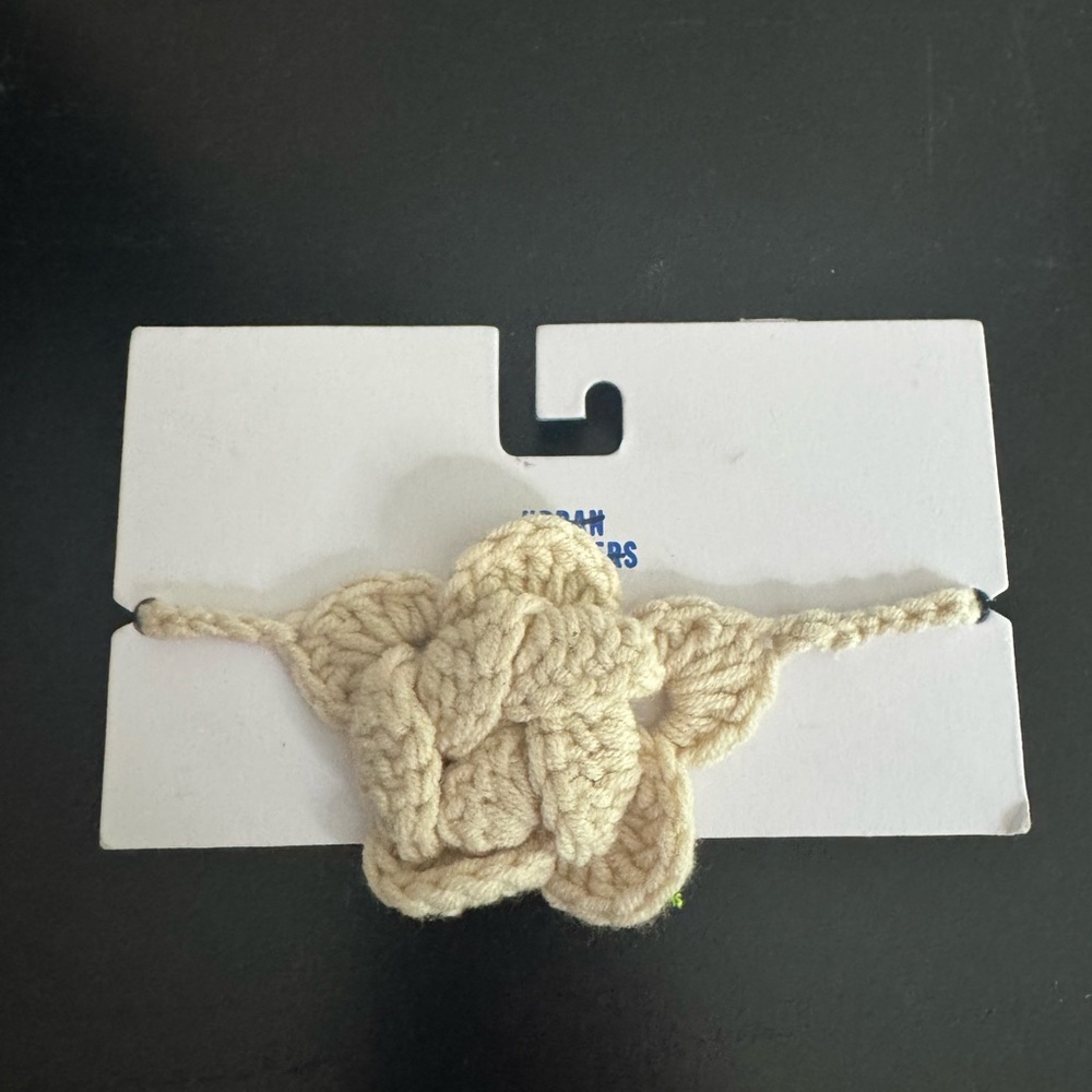 NWT Urban Outfitters Crochet Choker Necklace in Cream